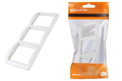 "Рамка 3-ая вертикальная белая ""Валдай"" TDM" SQ1804-0020