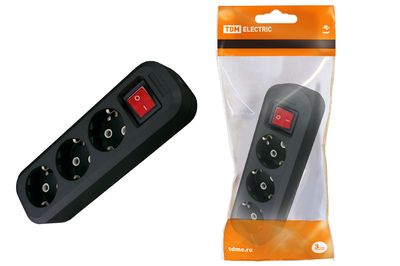 Колодка розеточная 3 гнезда 2П+3 c выключателем 16А 250В черная TDM SQ1806-0117